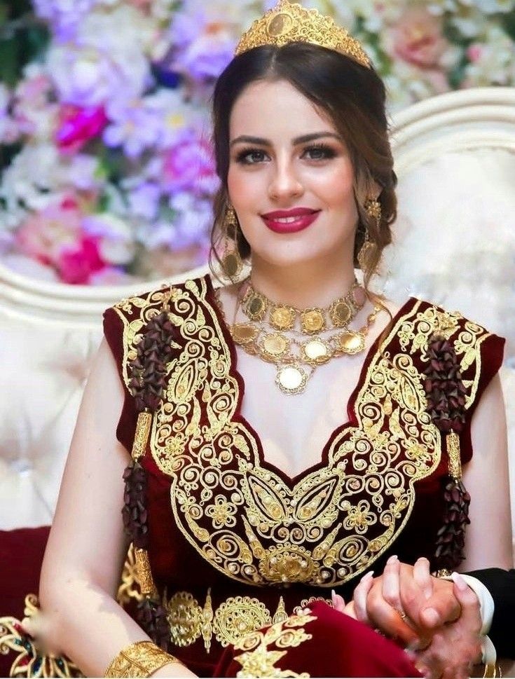 Les louis d'or dans les bijoux maghrébins: entre tradition et prestige