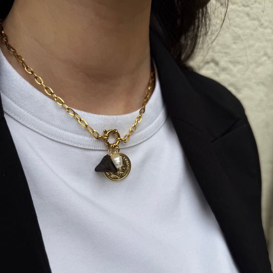 Modèle "Amayas" – Collier Fermoir Marin, Skhab, Louis d’Or & Johor